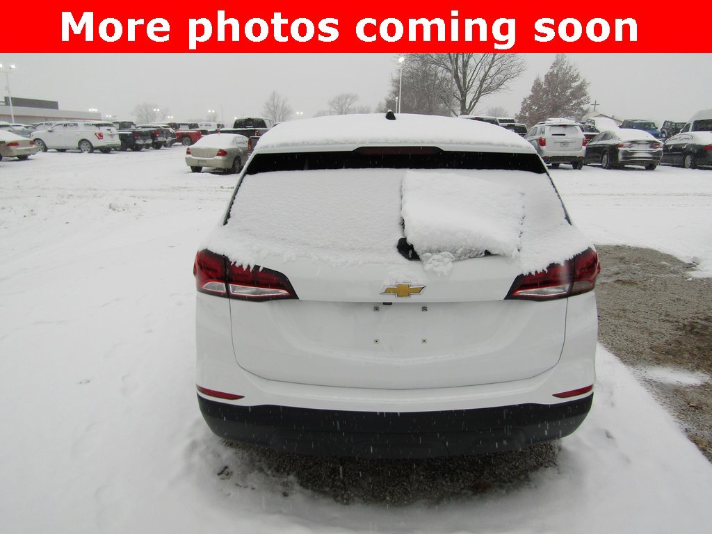 2022 Chevrolet Equinox LS photo 3