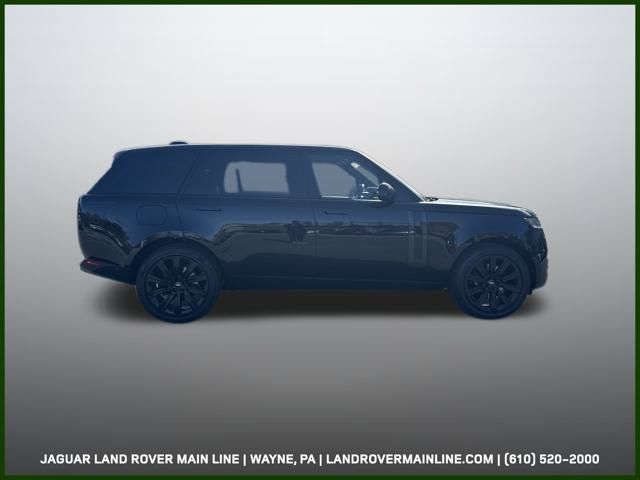 2025 Land Rover Range Rover SE photo 4