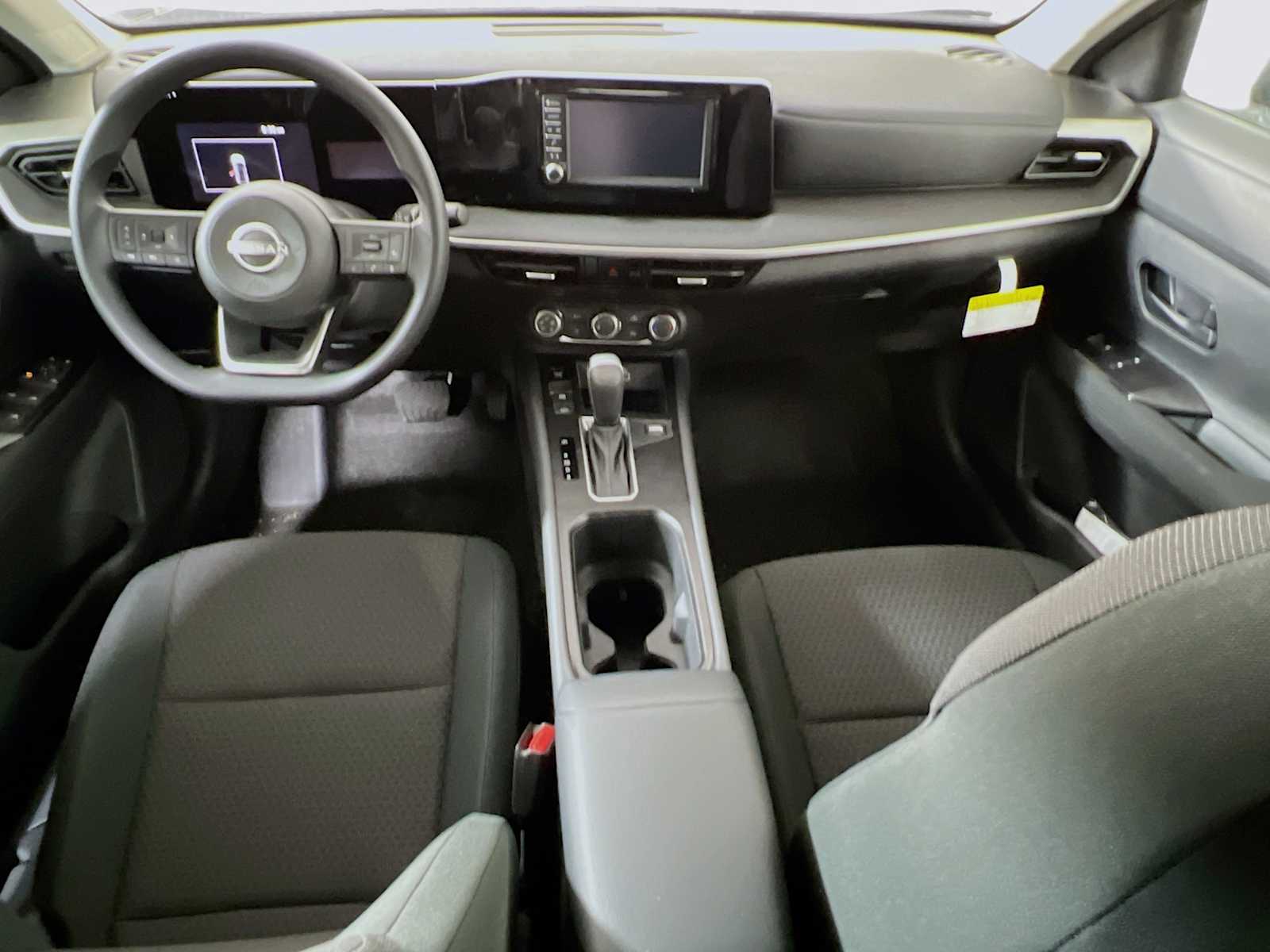 2025 Nissan Kicks S photo 3