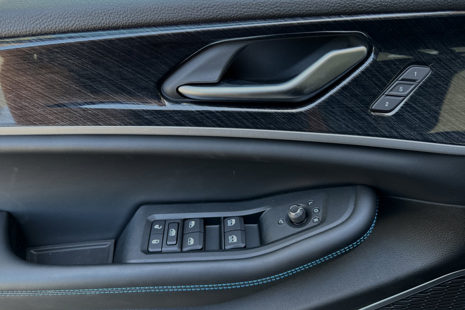 2023 Jeep Grand Cherokee Trailhawk 4xe photo 10