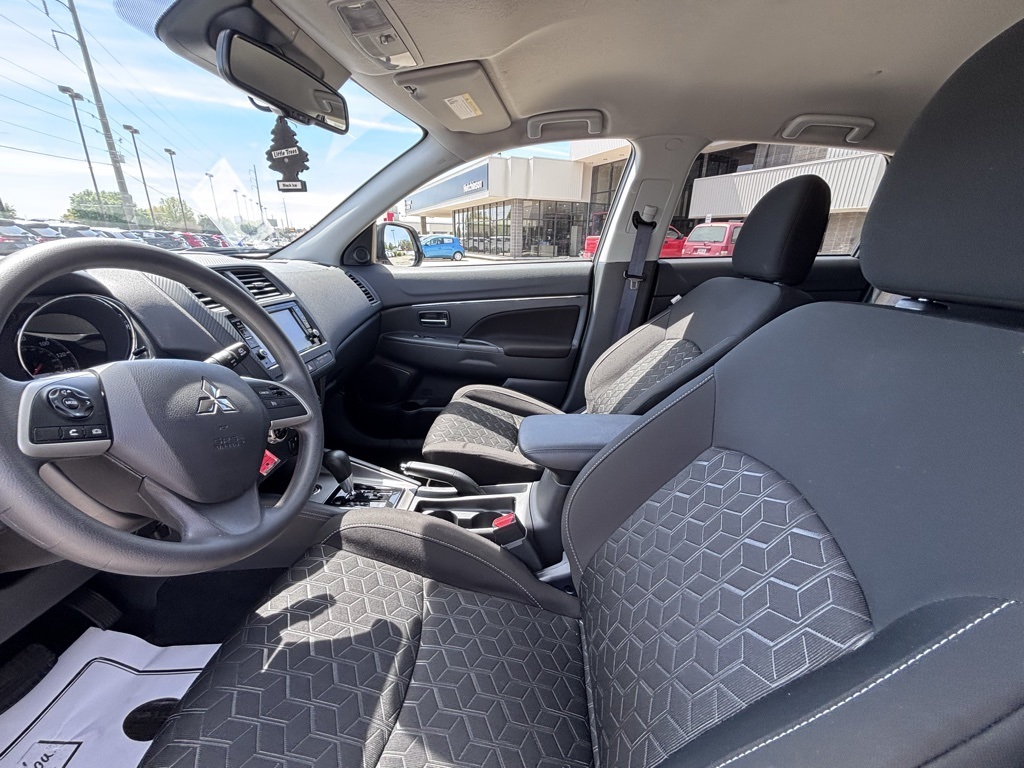 2024 Mitsubishi Outlander Sport S photo 11