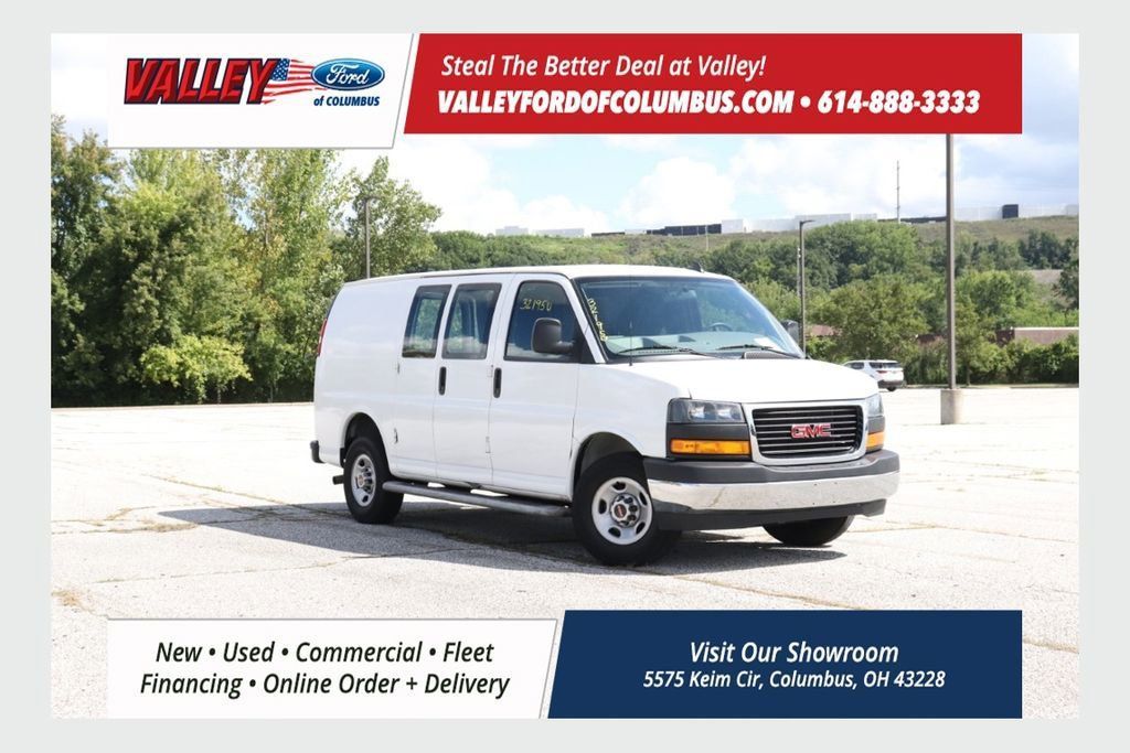 2023 GMC Savana LT's photo
