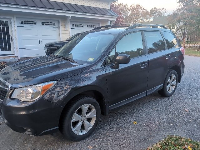 2016 Subaru Forester 2.5i Premium photo 4