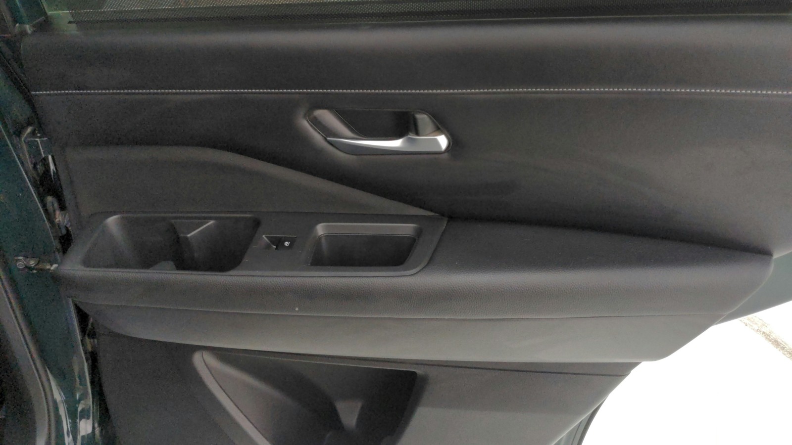 Used 2023 Obsidian Green Pearl Nissan SL image 30