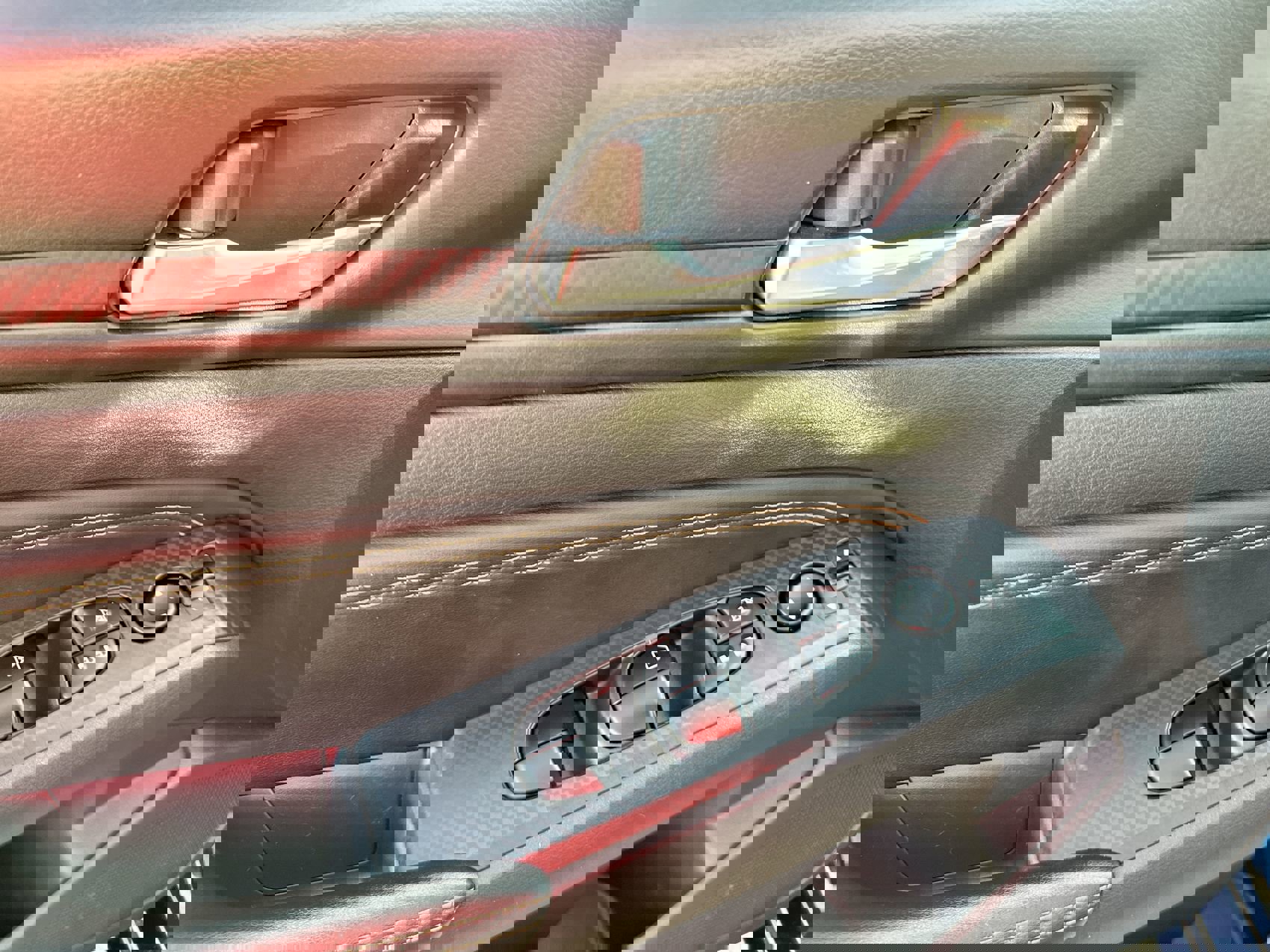 2020 Nissan Altima SR photo 11