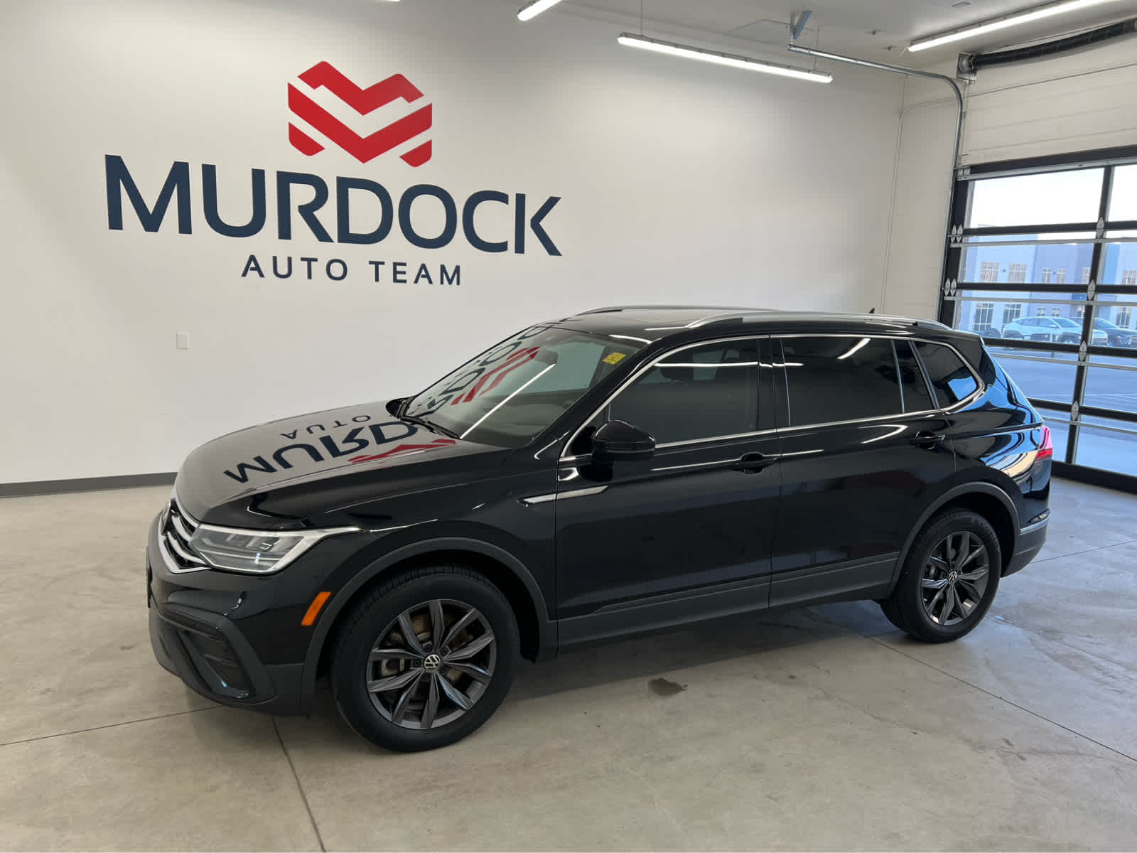 2022 Volkswagen Tiguan SE's photo