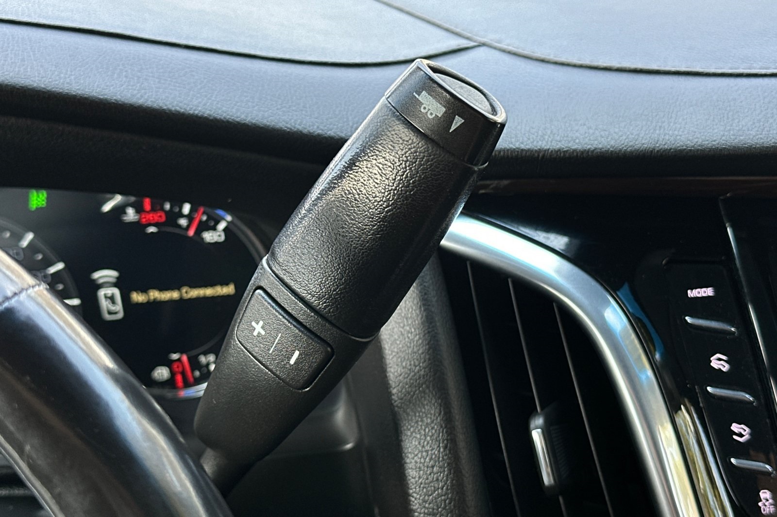2019 Cadillac Escalade Premium Luxury photo 23