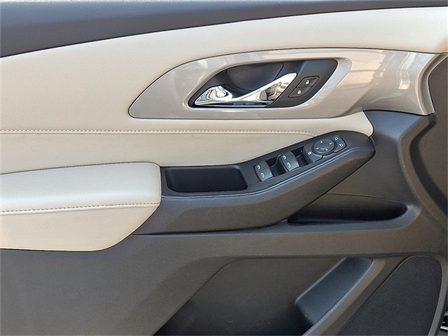 2023 Chevrolet Traverse LS photo 13