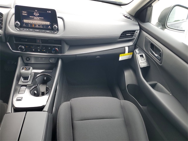 2025 Nissan Rogue S photo 18