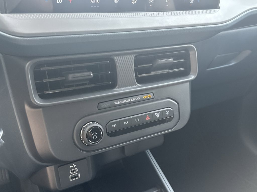 2025 Ford Maverick XL photo 23