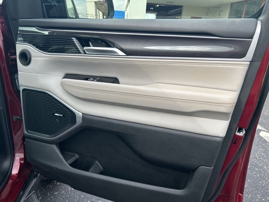 2024 Jeep Wagoneer Base photo 21