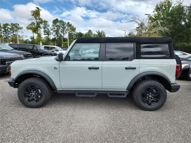2024 Ford Bronco Black Diamond photo 5