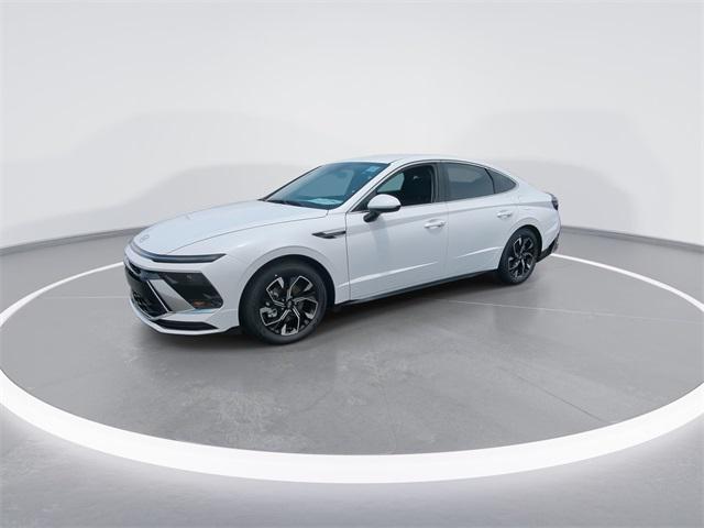 2025 Hyundai Sonata SEL photo 4