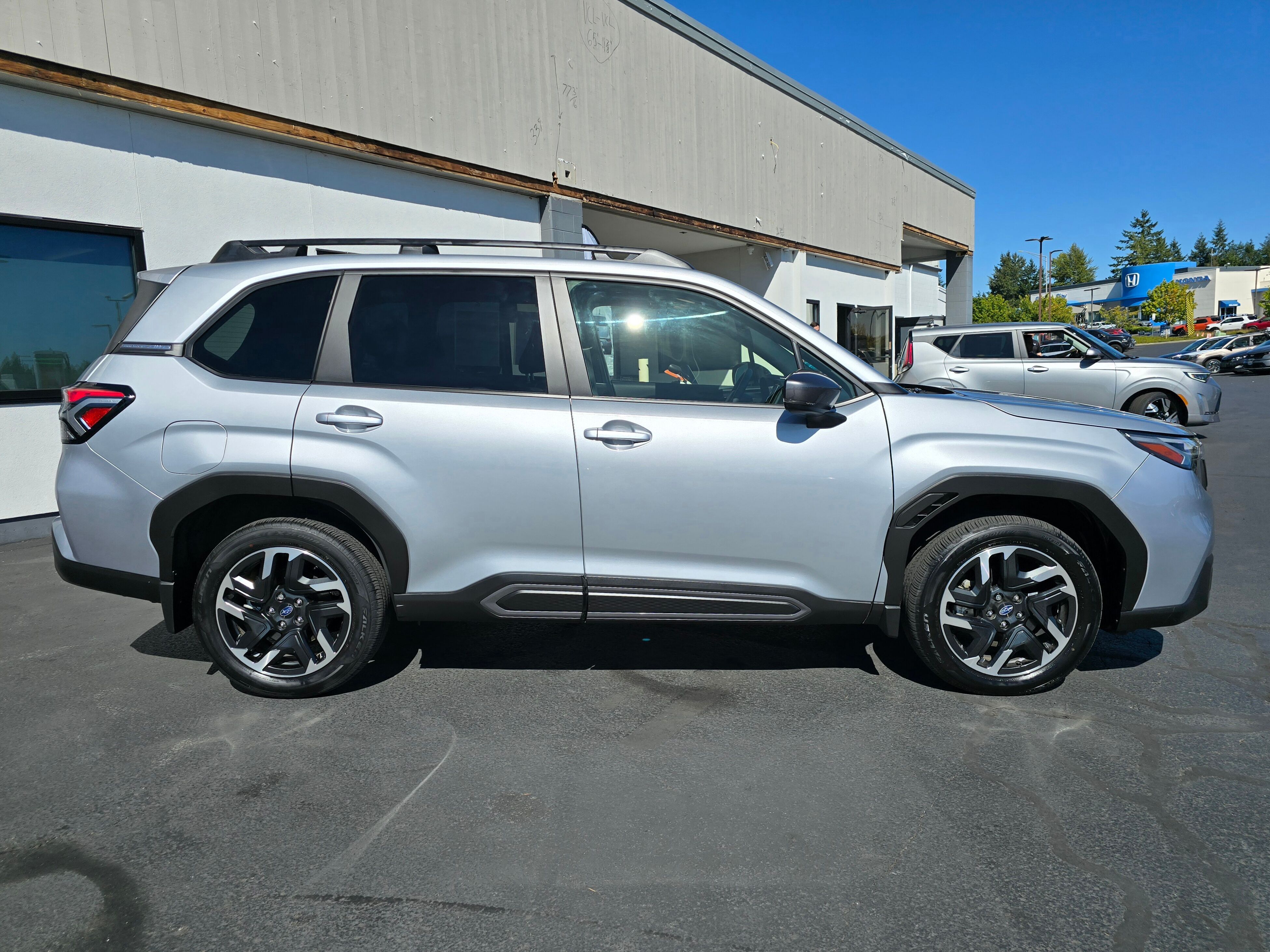 2025 Subaru Forester Limited photo 2