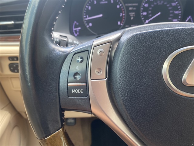 2013 Lexus ES 350 photo 23