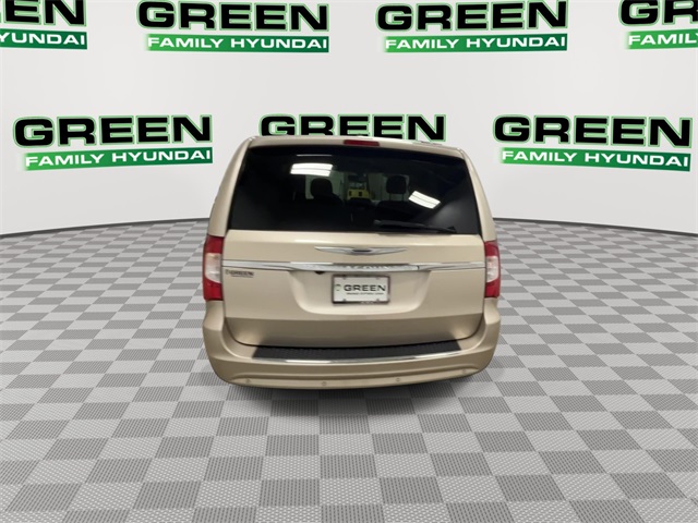 2014 Chrysler Town & Country photo 17