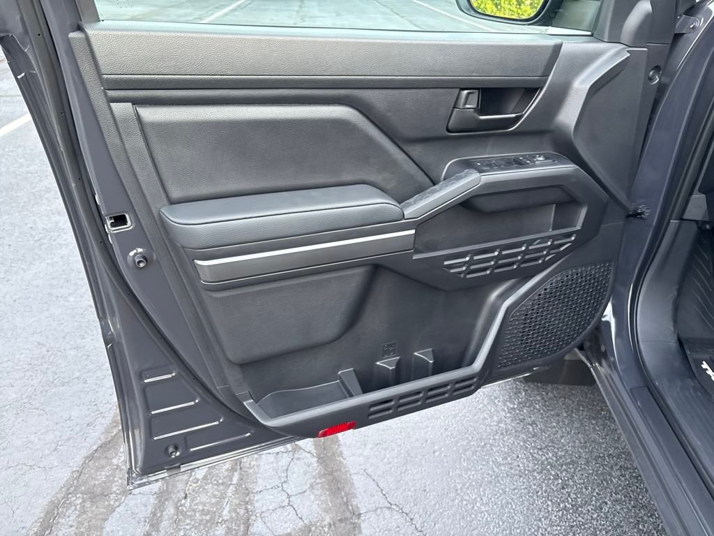 2025 Toyota Tacoma SR5 4x4 Double Cab photo 10