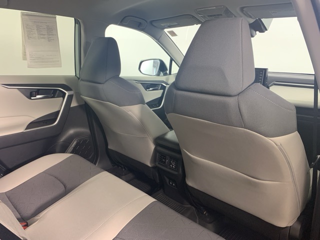 2021 Toyota RAV4 Hybrid XLE photo 24