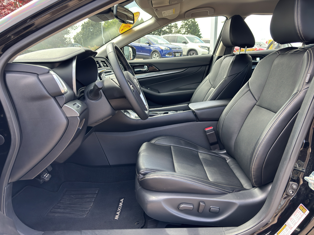 2023 Nissan Maxima SV photo 7