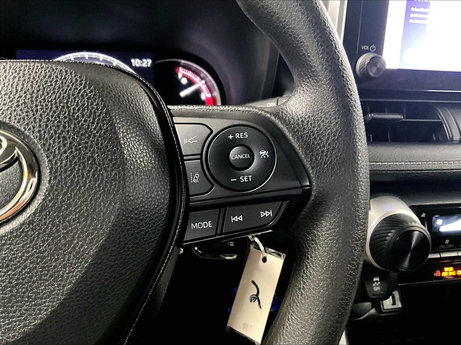 2023 Toyota RAV4 LE photo 23