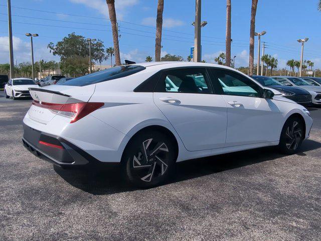 2025 Hyundai Elantra SEL Sport photo 4