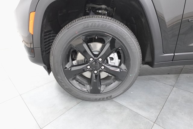 2025 Jeep Grand Cherokee Altitude X photo 28