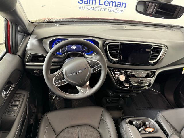 2025 Chrysler Voyager LX photo 2