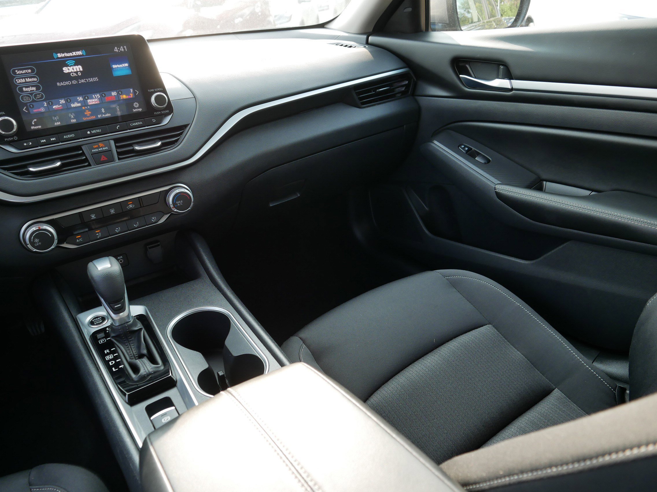 2022 Nissan Altima 2.5 SV photo 11