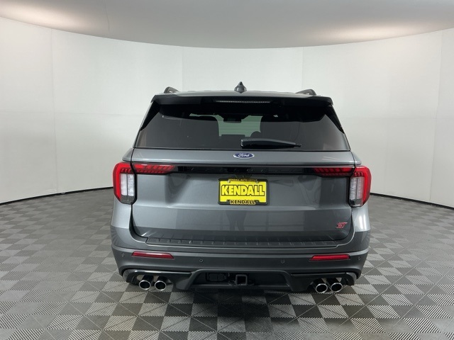 2025 Ford Explorer ST photo 3