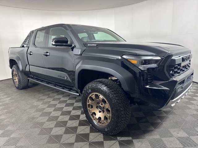 2025 Toyota Tacoma Trailhunter's photo