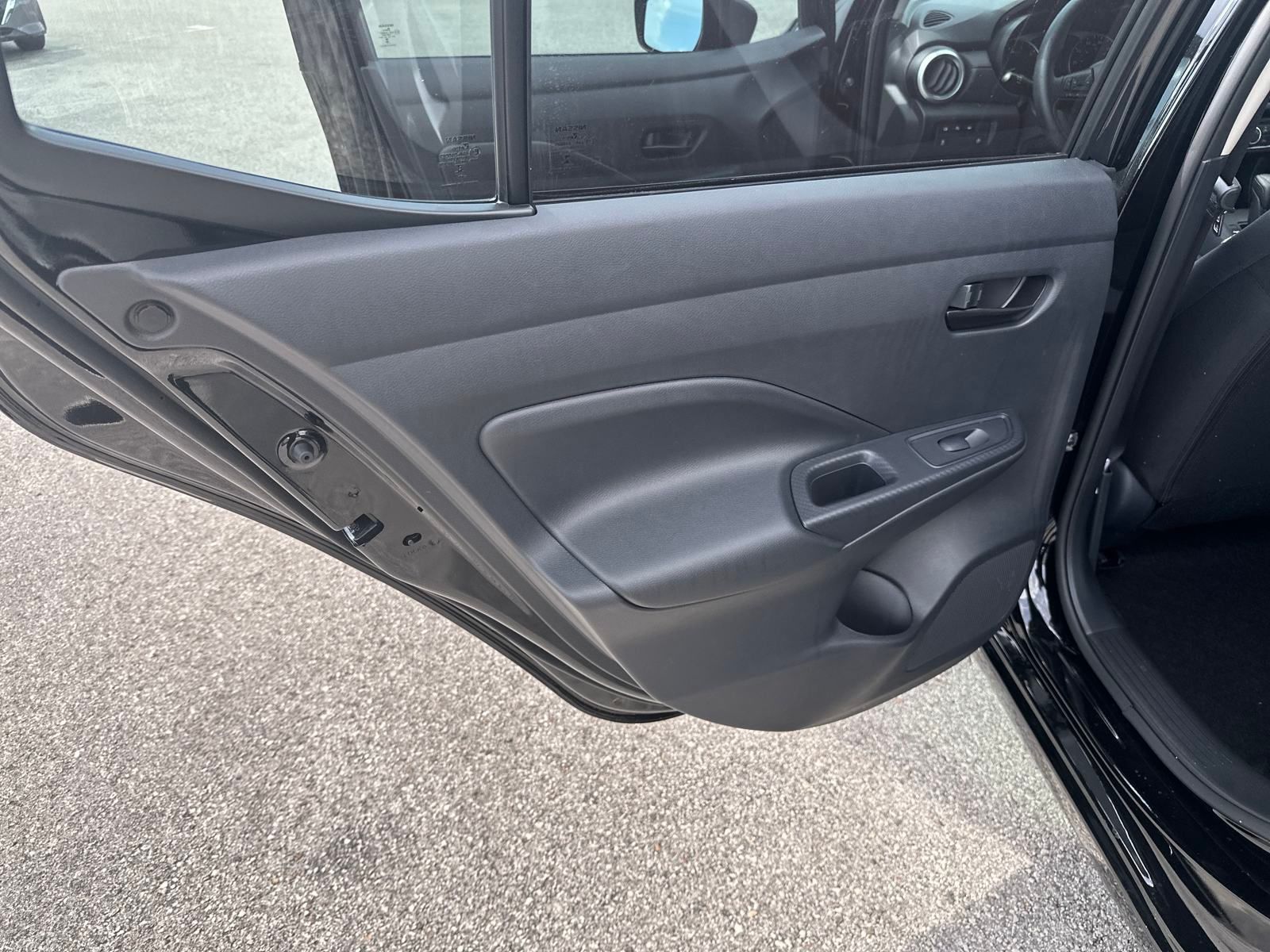 2025 Nissan Versa 1.6 S photo 16