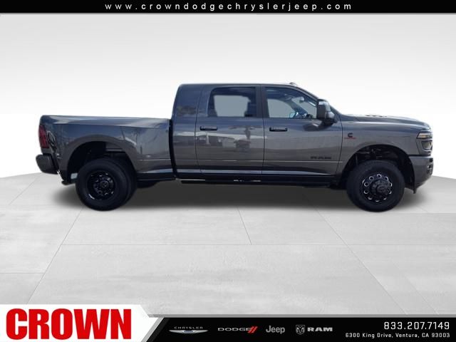 2025 Ram 3500 Laramie photo 4