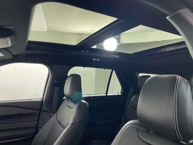 2022 Ford Explorer ST photo 11