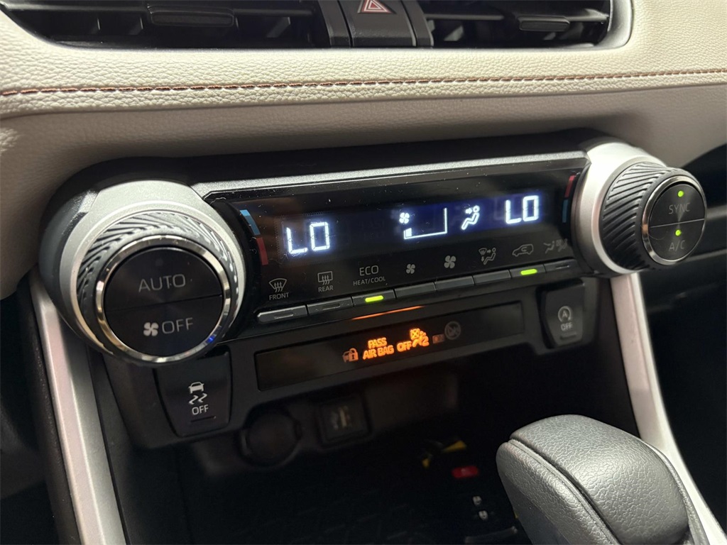 2024 Toyota RAV4 XLE photo 18