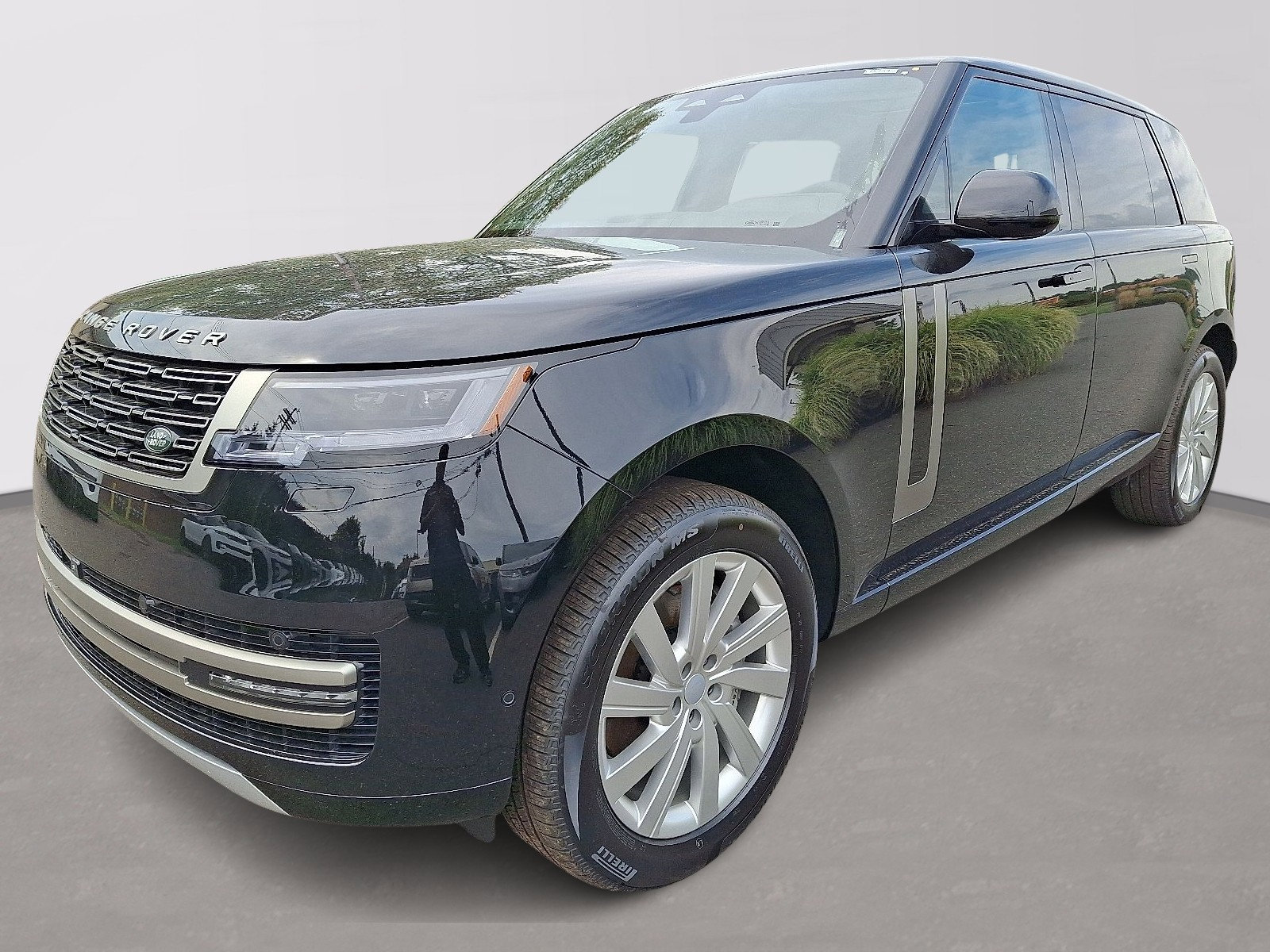 2025 Land Rover Range Rover SE's photo