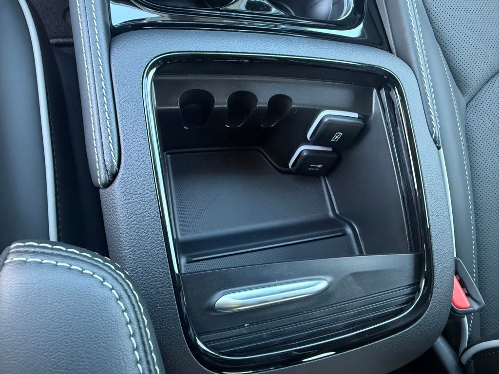 2025 Chrysler Pacifica Limited photo 16
