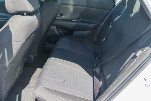 New 2025 White Hyundai SE image 10