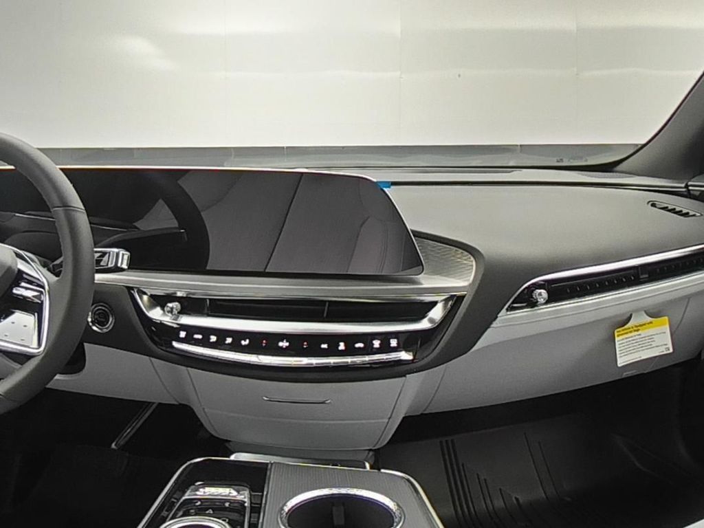 2025 Cadillac Lyriq Sport photo 9