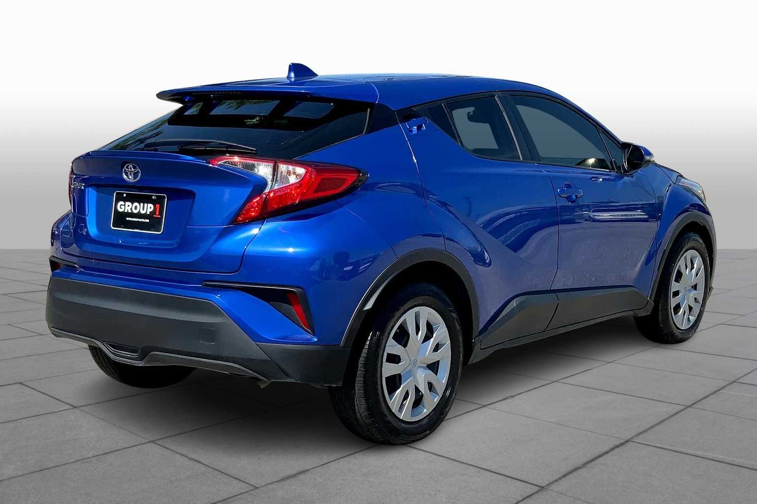 2020 Toyota C-HR LE photo 11