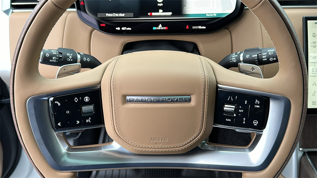 2025 Land Rover Range Rover SE photo 13