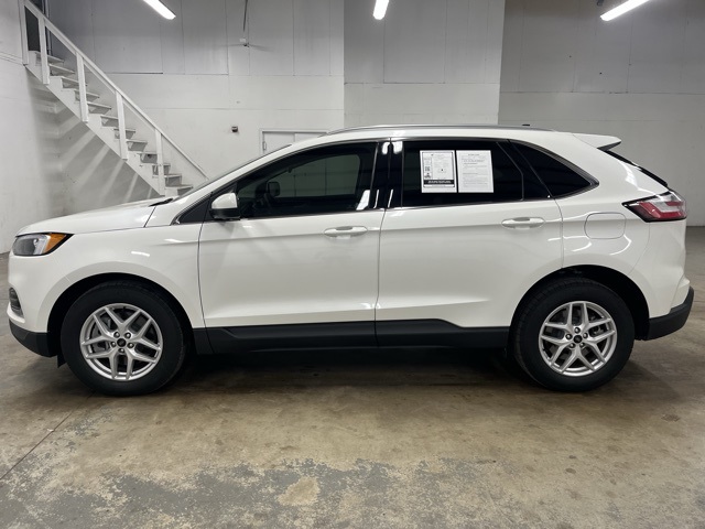 2024 Ford Edge SEL photo 4