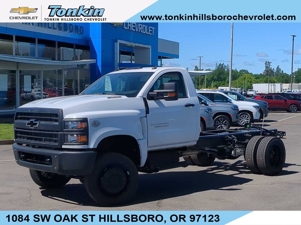 2024 Chevrolet Silverado 4500 Medium Duty Chassis Cab Work Truck's photo