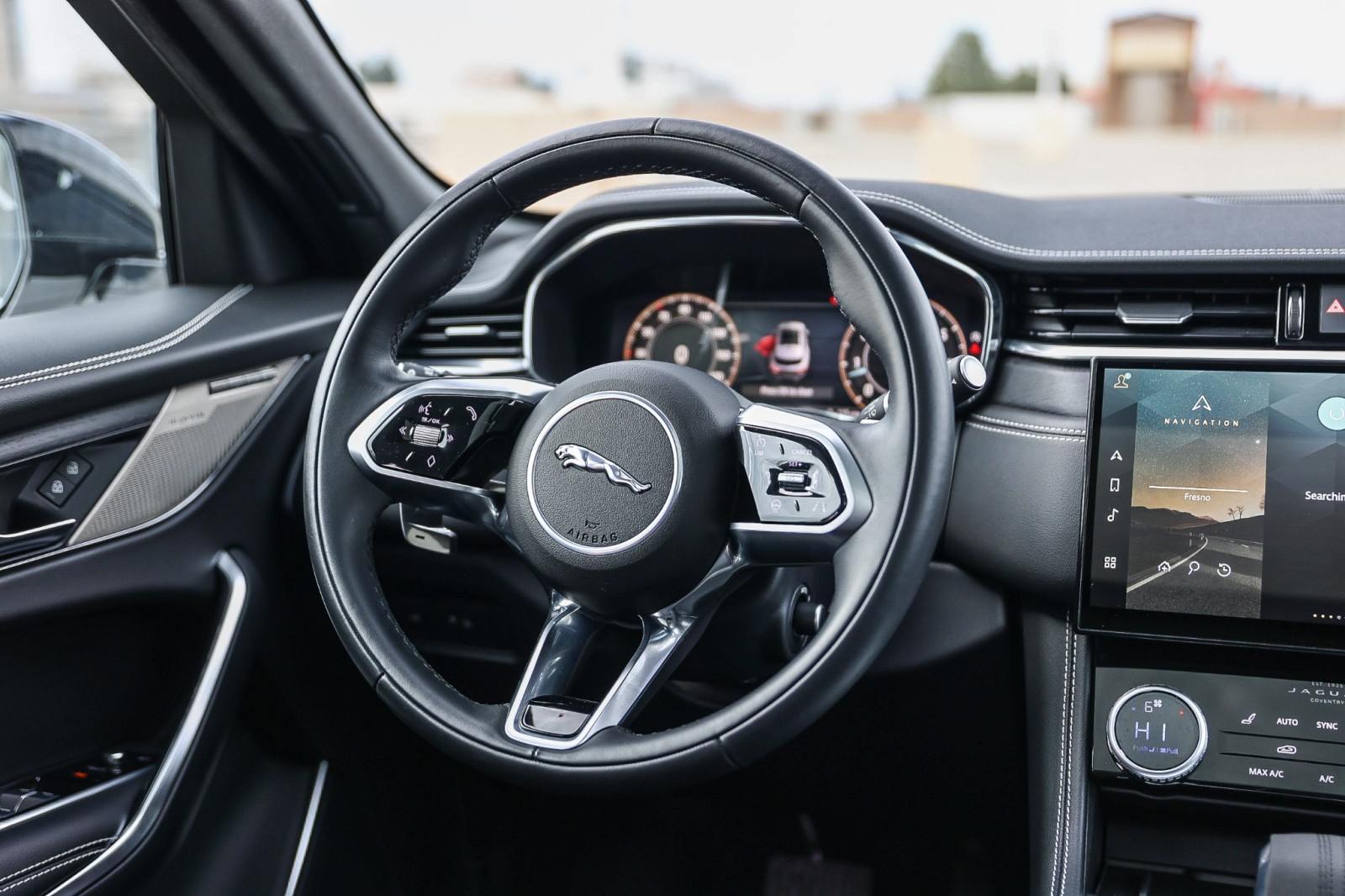 2024 Jaguar F-PACE P250 R-Dynamic S photo 13