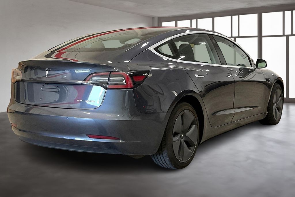 2018 Tesla Model 3 Long Range photo 2