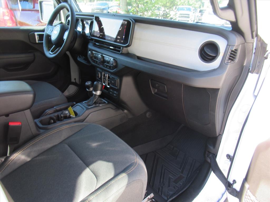 2024 Jeep Gladiator Sport photo 12