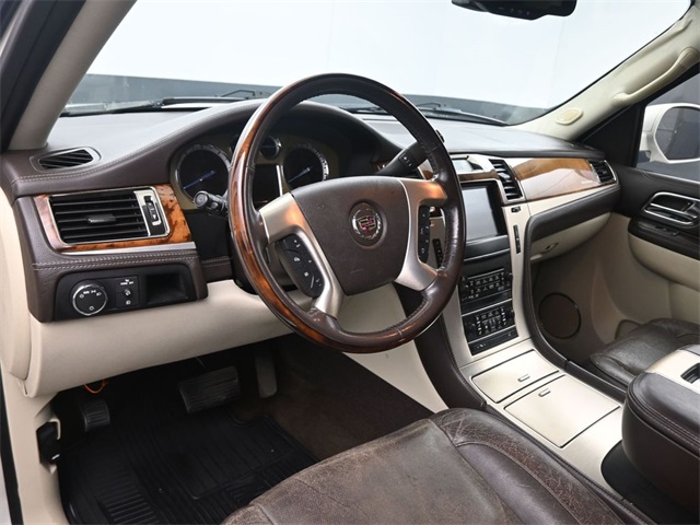2012 Cadillac Escalade Platinum photo 17