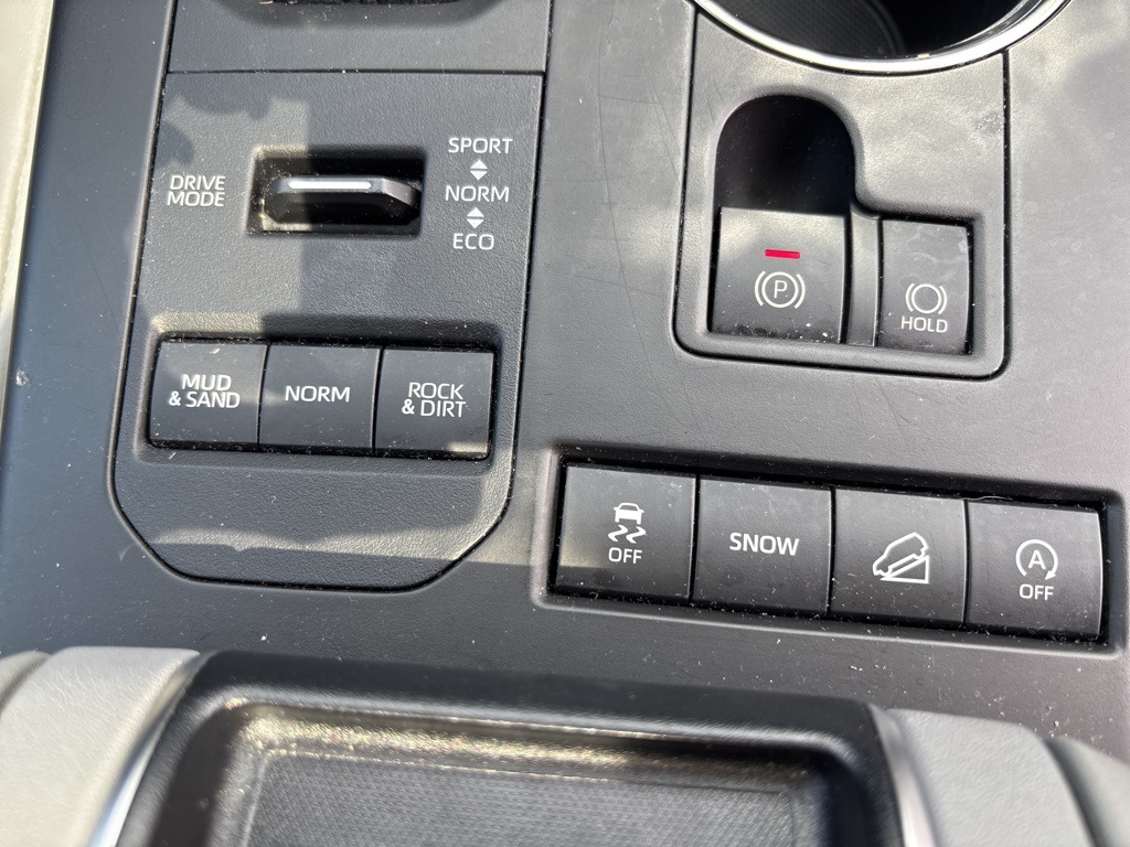 2021 Toyota Highlander XLE photo 32