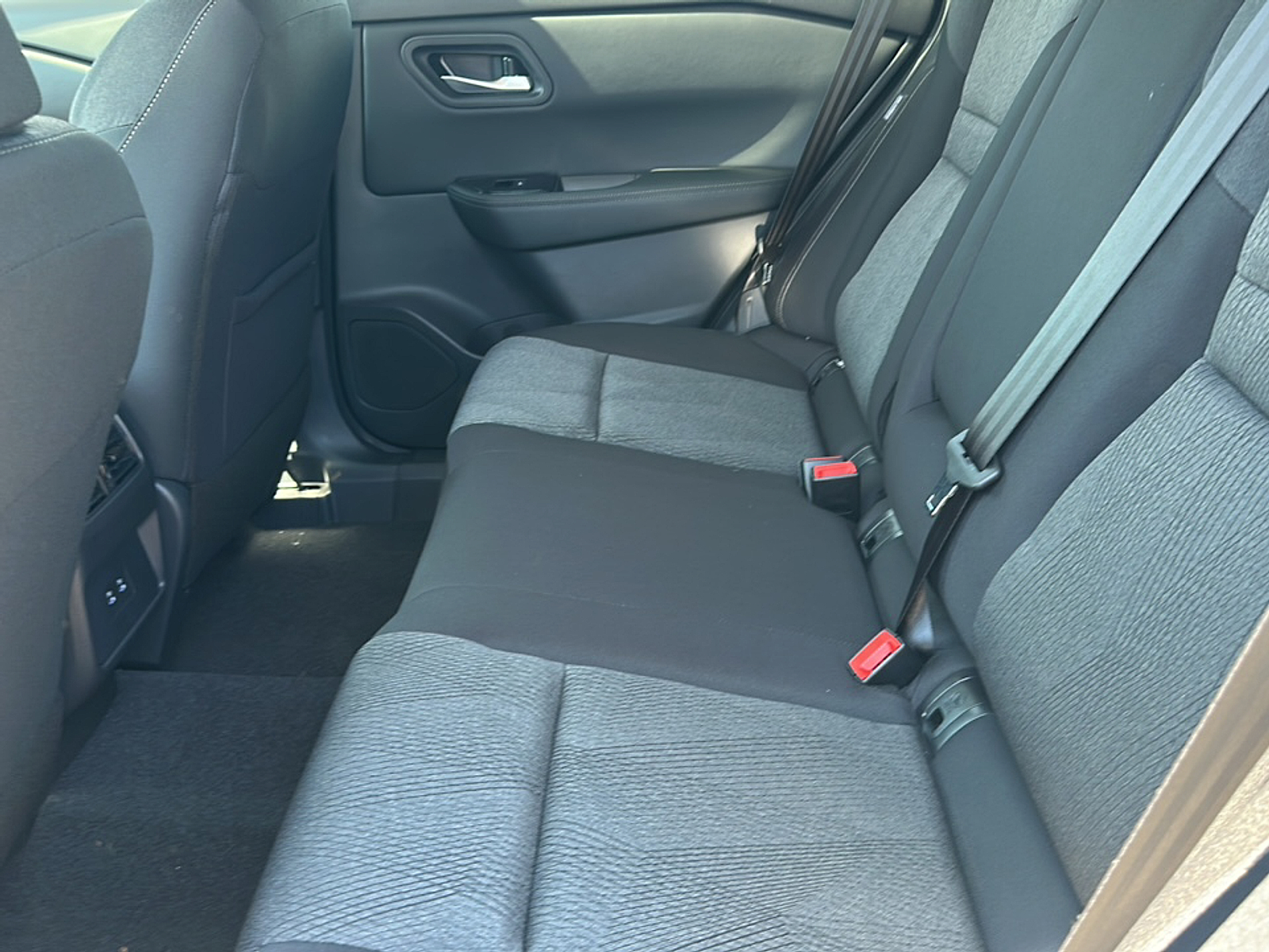 2026 Nissan Rogue SV photo 4