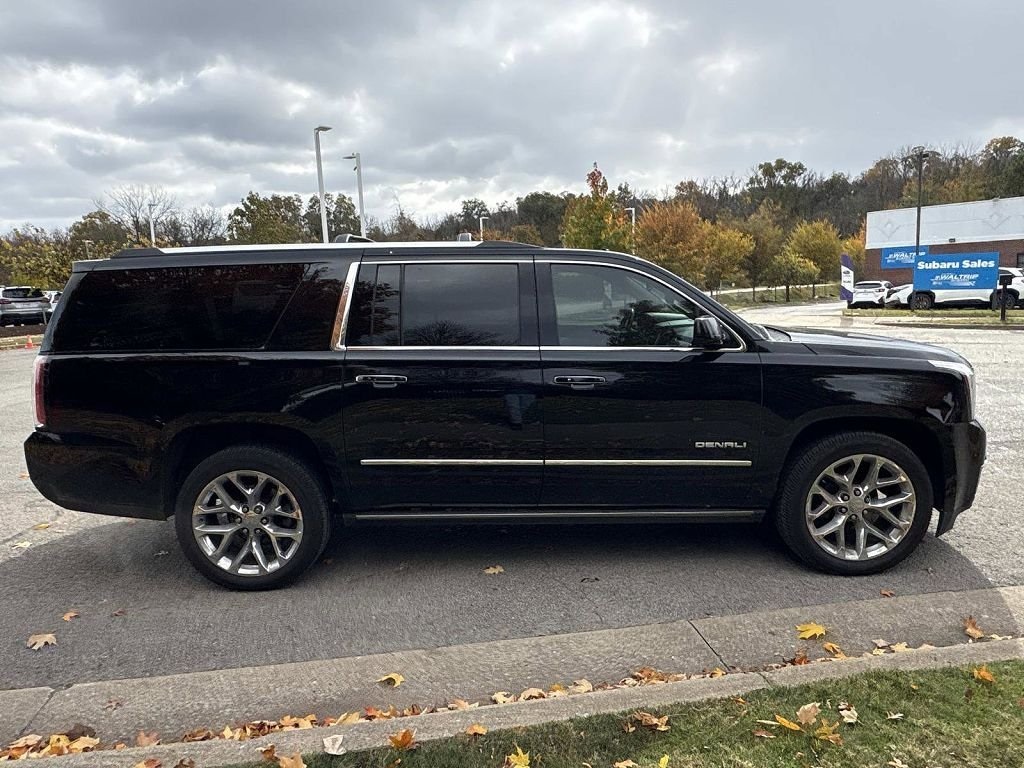 2020 GMC Yukon XL Denali's photo