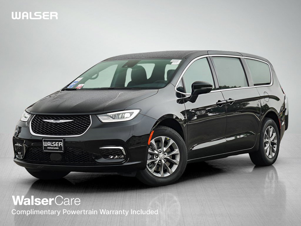 2026 Chrysler Pacifica Select's photo